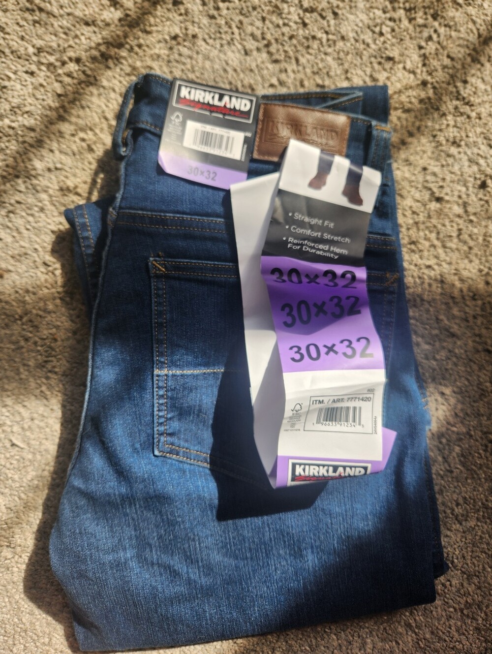 Kirkland Signature Men's Dark Blue Relaxed Jeans